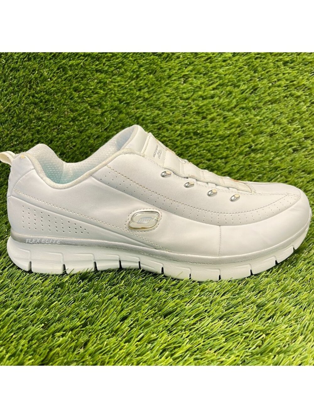 Skechers Synergy Elite Status Womens Size 10EE White Athletic Shoes Sneakers